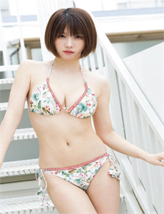 《坠母-美女穿个性衣服跳舞直播》