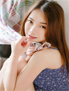 《雯雅婷短片-美女校花被调教出奶水》